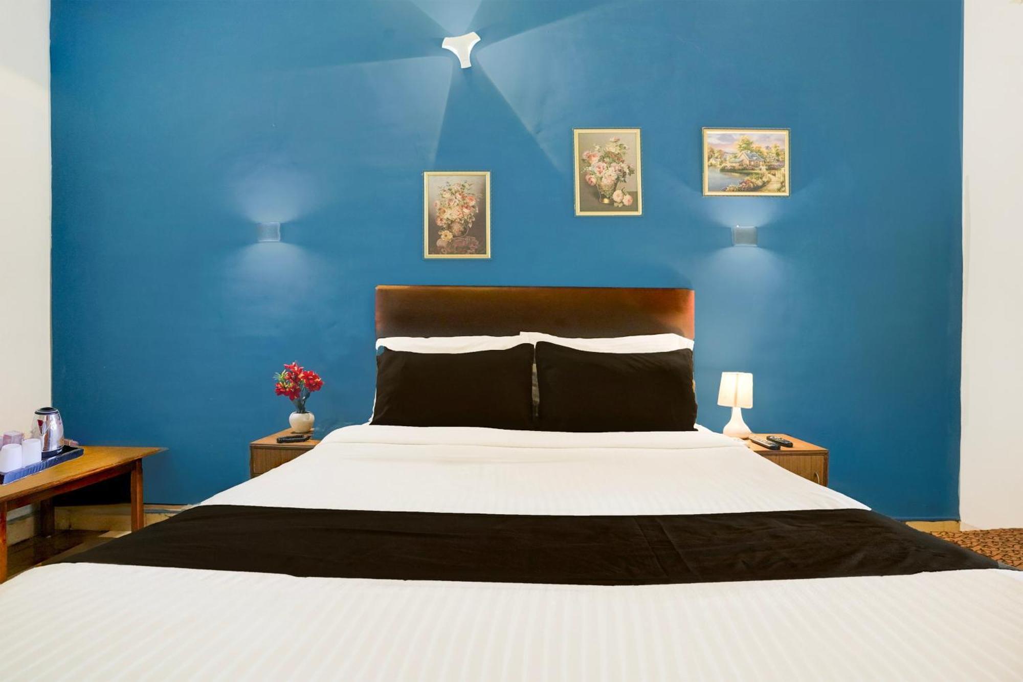 Super Townhouse Candolim Luaran gambar