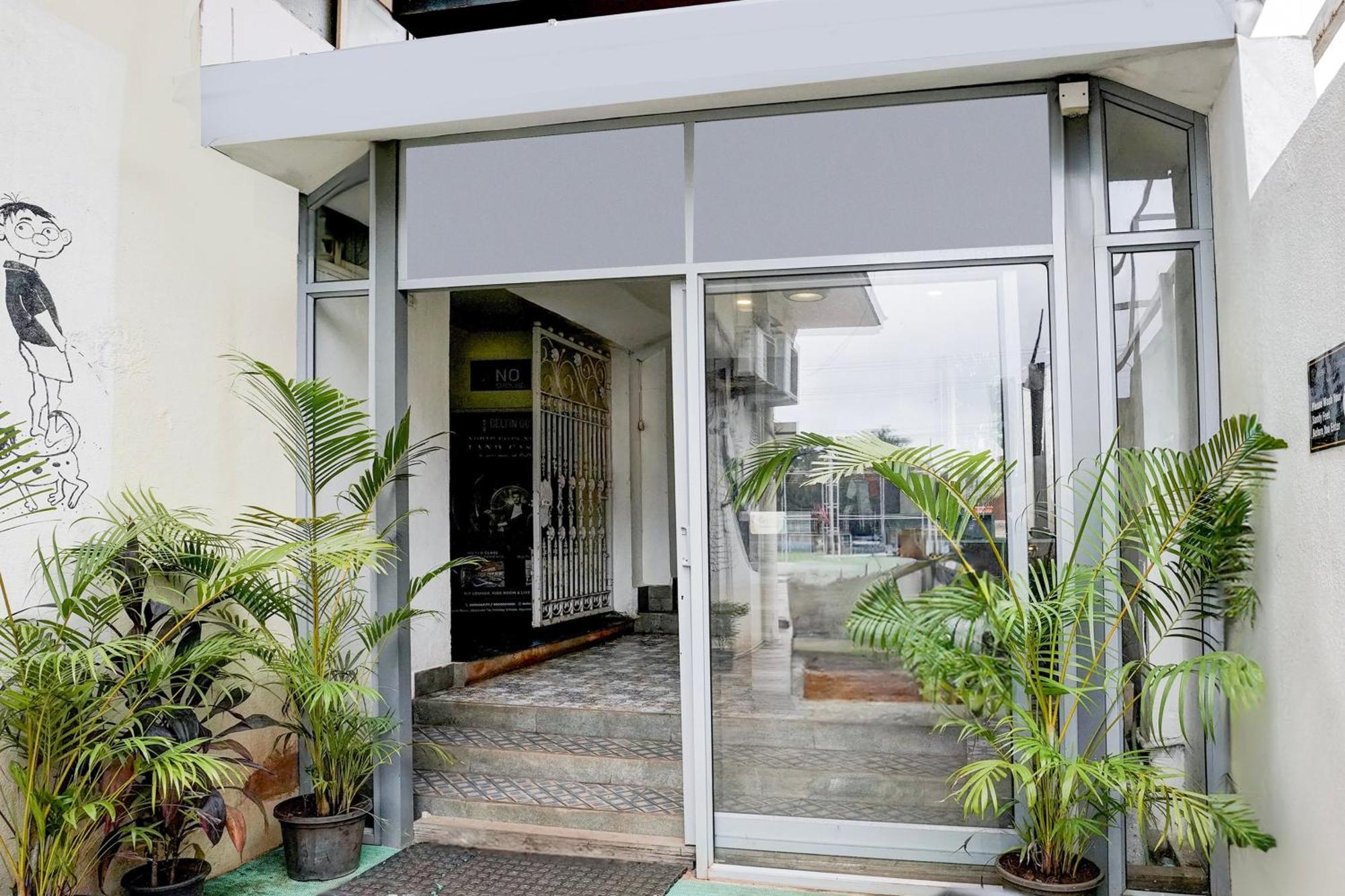 Super Townhouse Candolim Luaran gambar