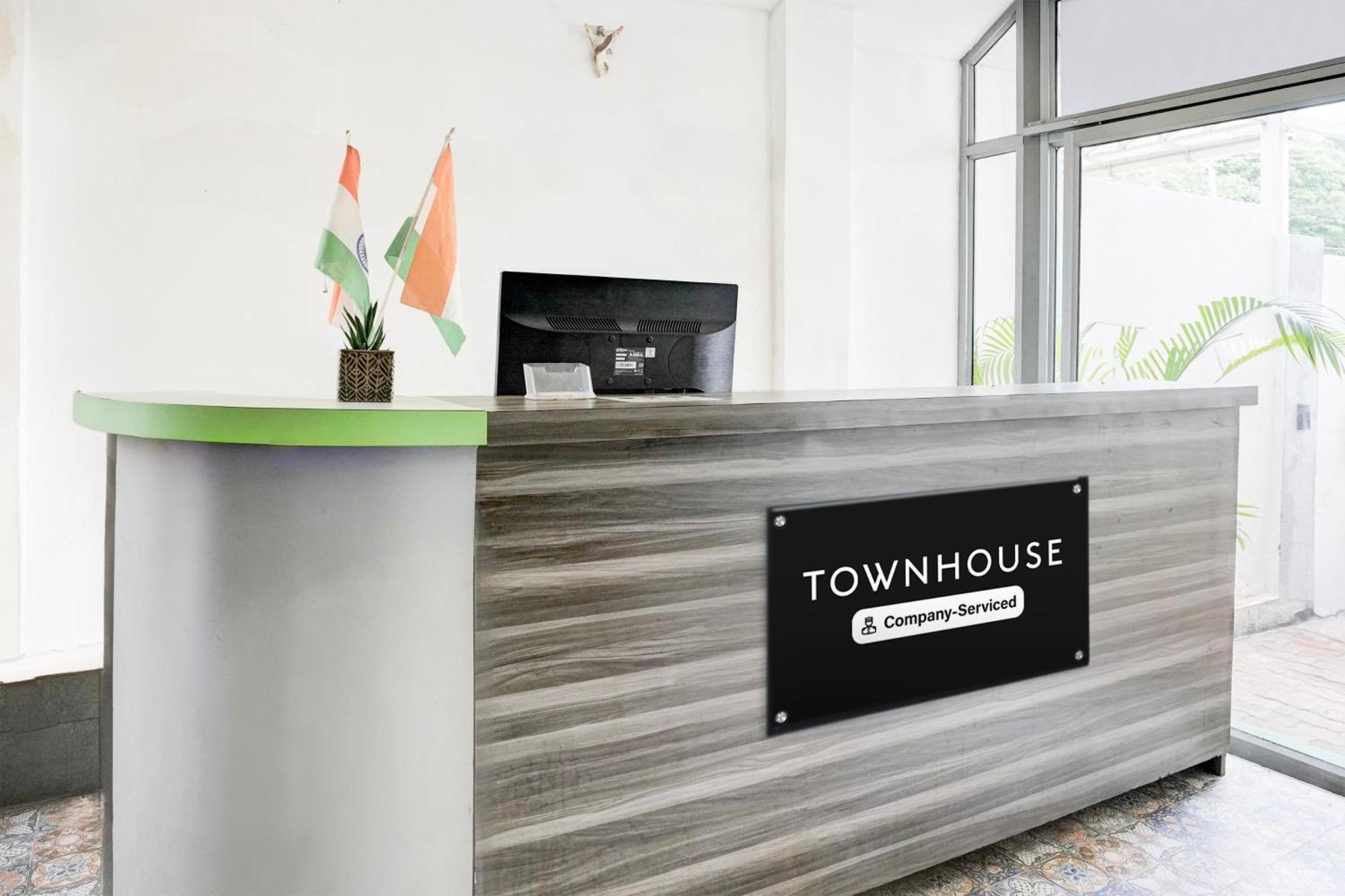 Super Townhouse Candolim Luaran gambar